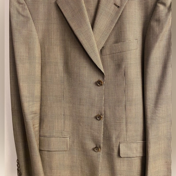 Mens Burberry suite. Coat-40lg pants-34lg - Picture 5 of 12